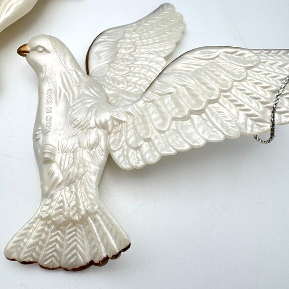 5 Pc Vintage White Opalescent Hard Plastic Turtle Dove Christmas Ornaments Vtg - Picture 10 of 10